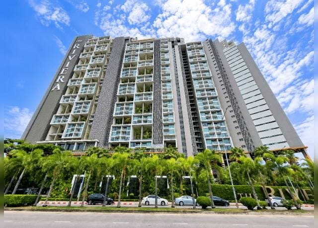 ขายคอนโดหรูติดทะเลจอมเทียน โครงการ The Riviera Jomtien(วิวเมือง) ทำเลทองใจกลางถนนจอมเทียนสาย 2