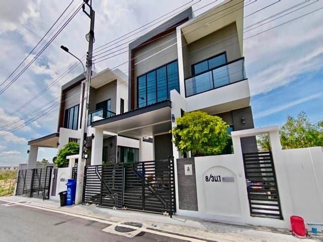 รหัสC7225 ให้เช่า ขายบ้าน 2ชั้น เป็นบ้านนอกโครงการ ใกล้เมกาบางนา บางพลี สมุทรปราการ