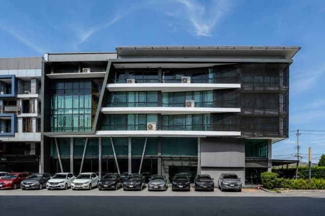 อาคารสำนักงานใหญ่ 5 ชั้น ( เกษตร – นวมินทร์ ) ถนนประเสริฐมนูกิจ ติดถนนใหญ่ มองเห็นเด่นชัด โอกาสดีสำหรับเจ้าของธุรกิจและนักลงทุน