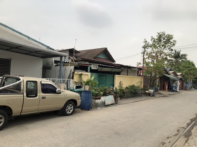 ย่านมหาลัยรังสิต 60 ตร.วา มี 9 ห้อง ต.หลักหก ขายเช่าหอพัก ชั้นเดียว อ.เมือง จ.ปทุมธานี แหล่งชุมชนเจริญคมนาคมสะดวก