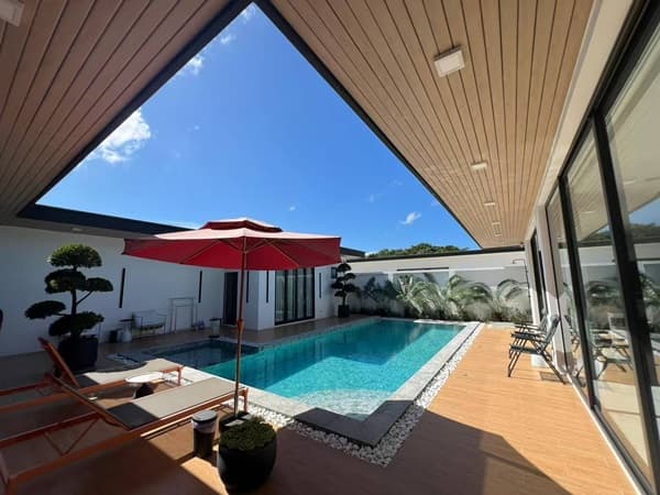 Luxury villa with a private swimming pool for sale in Phuket City. Conveniently located near shopping areas, Robinson, a 2