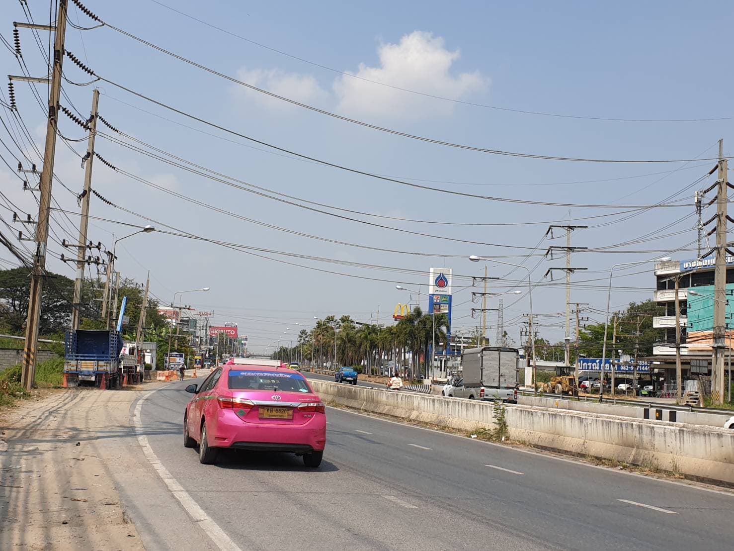 ขายที่ดินติดถนนรังสิต-ปทุมธานี ตำบล : บางพูน อำเภอ : เมืองปทุมธานี จังหวัด : ปทุมธานี พื้นที่ 10-1-2 ไร่( 4,102 ตรว.) 2