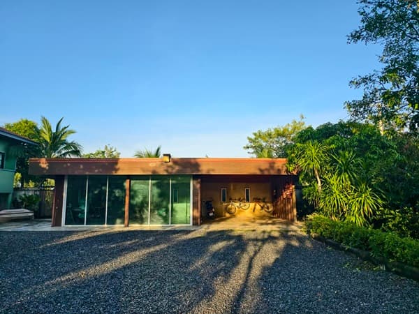 ขายบ้านสวน พร้อมที่ดิน 3 ไร่ อ.หนองเสือ จ.ปทุมธานี น้ำไม่ท่วม พร้อมเข้าอยู่ โทร 086-7777215 เจ้าของขายเอง