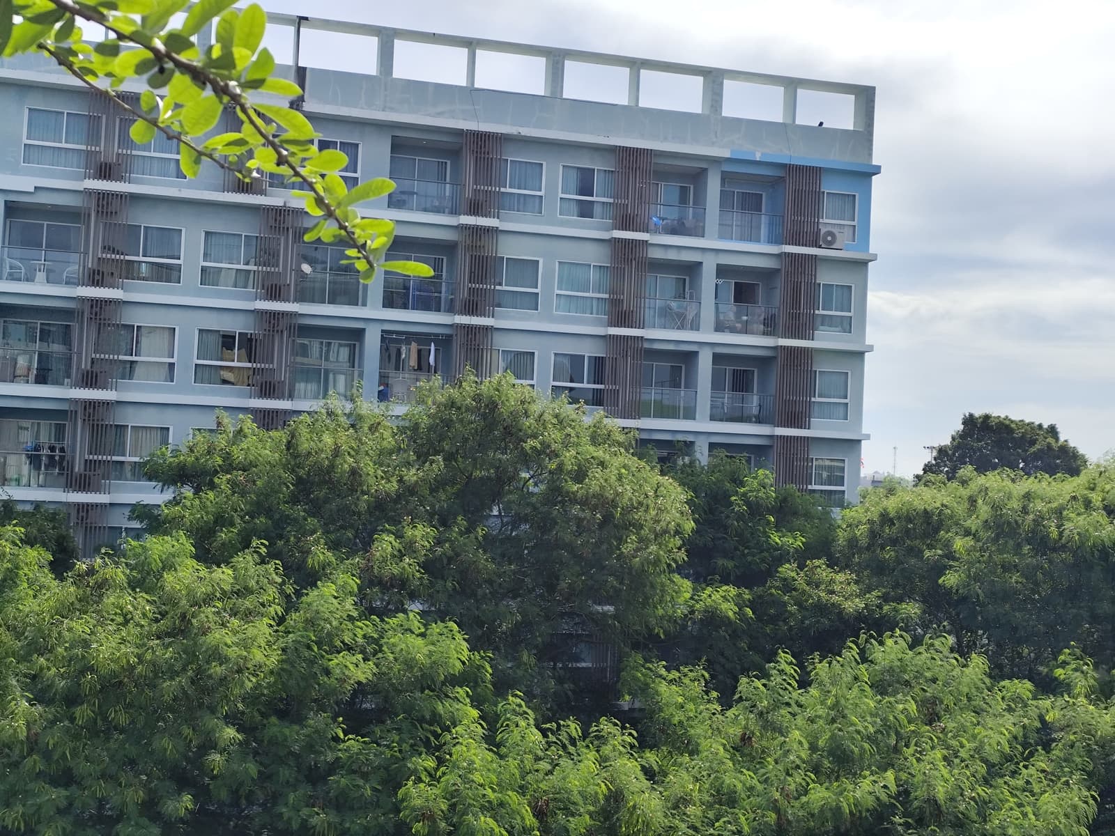 Nice Condo on sale very cheapest free fully furnished at Sattahip Pattaya Na Jomtien 2