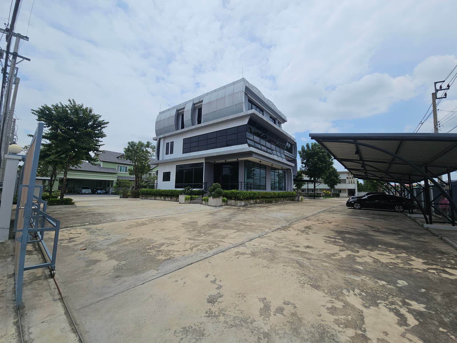ให้เช่า! สำนักงาน 3 ชั้น + หอพักพนักงาน พุทธมณฑลสาย 1 (เนื้อที่ 2 ไร่) 2