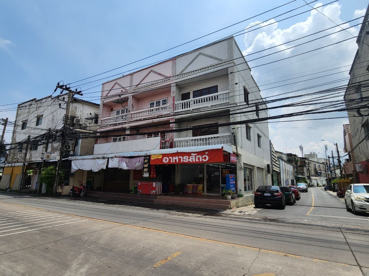 ให้เช่าด่วน! อาคารพาณิชย์ 3 ชั้น 3 คูหา (แปลงมุม) ทำเลค้าขาย สุขาประชาสรรค์ 3 (วัดกู้) 2