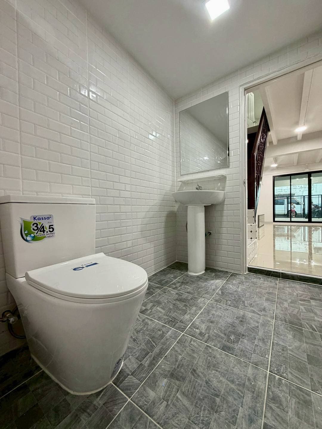 หมู่บ้านทรายทองนิเวศน์  ใกล้ห้าแยกปากเกร็ด ทาวน์เฮาส์ 2 ชั้นตกแต่งใหม่พร้อมอยู่ ทำเลดี ใกล้ห้าแยกปากเกร็ด 2