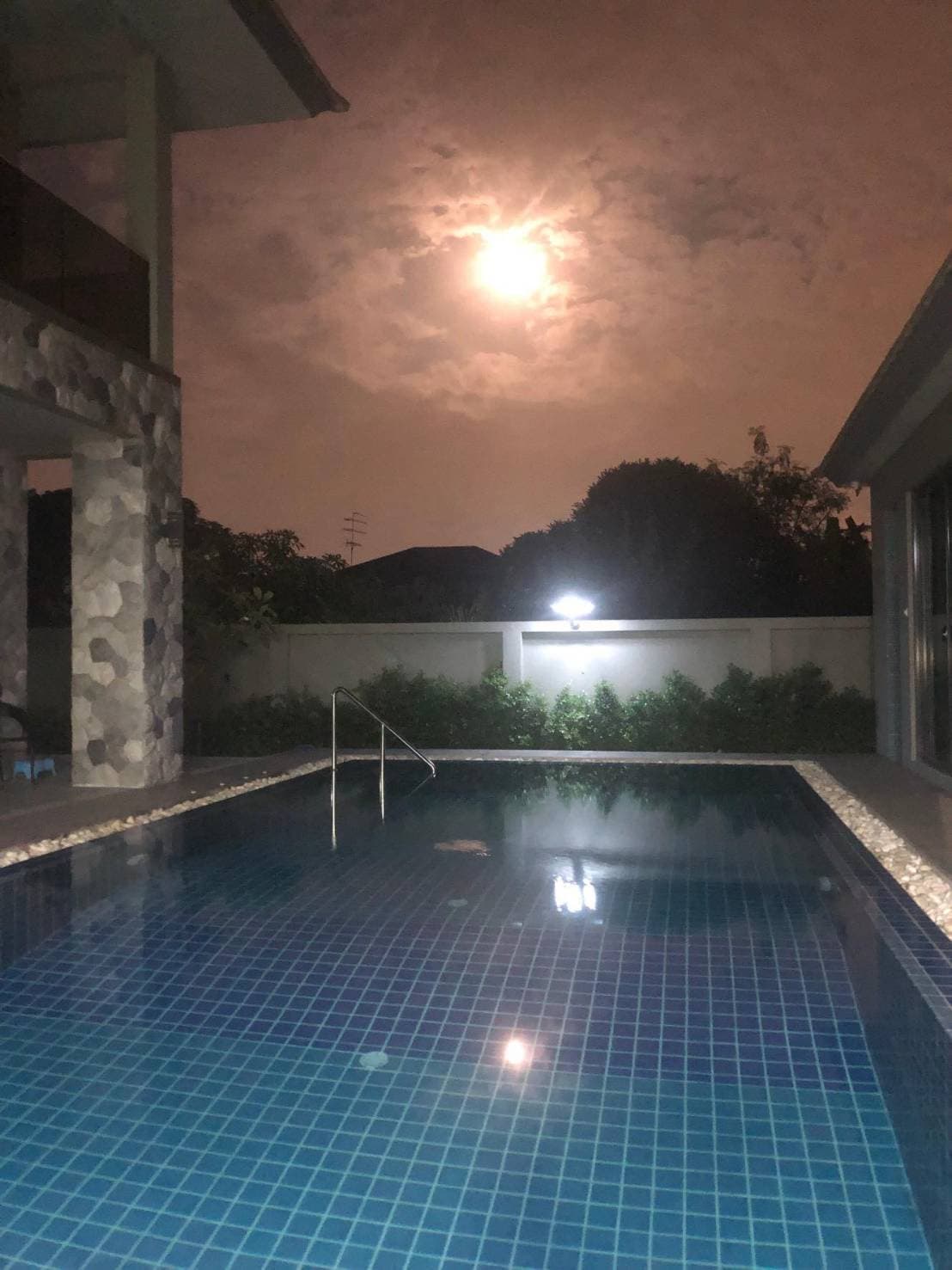 [ขายด่วน] บ้านหรูสร้างเอง พร้อมสระว่ายน้ำส่วนตัวและเรือนรับรอง ตลิ่งชัน (ซอยฉิมพลี 19) 5