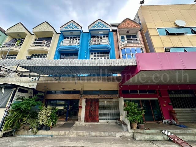 P2 อาคารพาณิชย์ 4.5 ชั้น คู้บอน 27 รามอินทรา รีโนเวทใหม่ พร้อมทำธุรกิจ