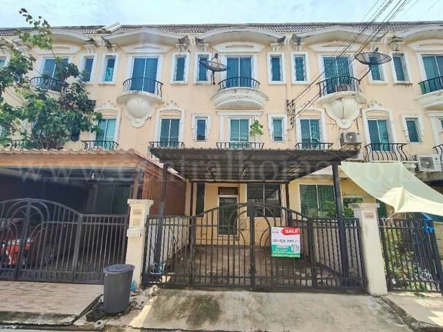 Thai Country Club 3.5กม.พื้นที่ freezone ให้เช่าโกดัง 1722ตร.ม. ติดถนนบางนา ตราด นิคมอุตสาหกรรมเวลโกรว์ 1.7 กม. วัดบางพลีน้อย 5.7 กม.