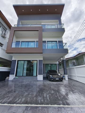 บ้านเดี่ยวสร้างใหม่ พร้อมสวนส่วนตัว บนพื้นที่ 92 ตร.วา หมู่บ้าน พฤกษชาติ รามคำแหง 118