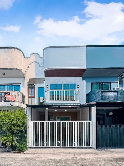 ขายทาวน์โฮม 2 ชั้น 17 ตรว. หมู่บ้าน 84 แมนชั่น ลาดพร้าว84 ทำเลดี ใกล้ทางด่วน MRT ลาดพร้าว71 รีโนเวทใหม่พร้อมอยู่