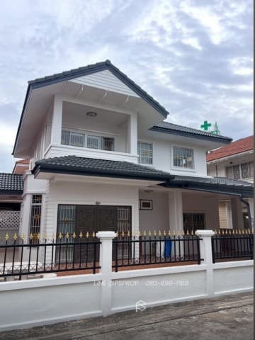 เดอะมอลล์ บางกะปิ 1.15กม. MRTบางกะปิ 1กม. อาคารพาณิชย์ 4ชั้น 18ตร.วา.280ตร.ม.ม.รัตนบัณฑิต 1.2 กม. 4นอน 4น้ำ ลาดพร้าว 126-132
