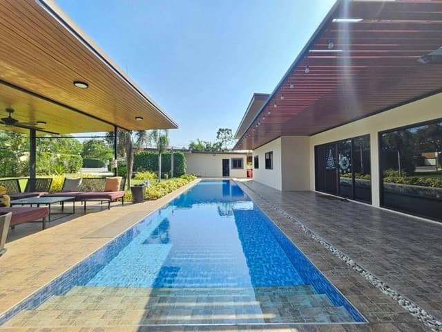 บ้านพลูวิลล่าบางเสร่ ทำเลดี อากาศดี ใกล้ชายหาดเพียง 4 กม. FP-H01241