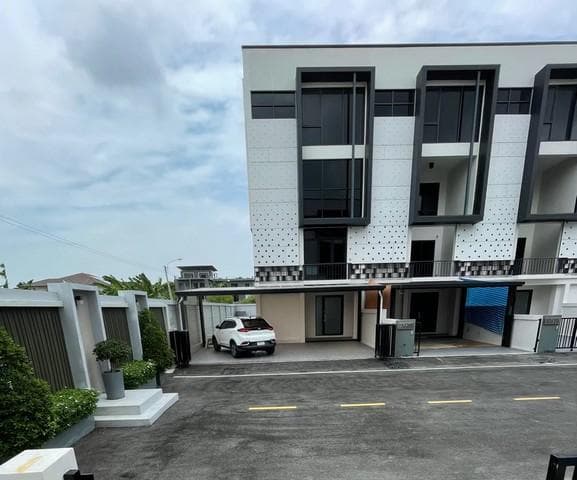 ให้เช่าโฮมออฟฟิศ 4 ชั้น 305 ตร.ม. เดอะ ฮาร์โมนี ห้องมุม ซ.รามอินทรา 62 ใกล้ รพ.สินแพทย์