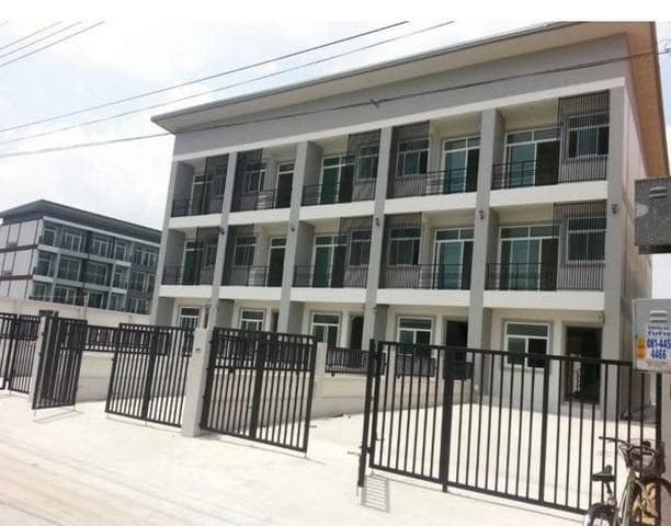 ให้เช่าทาวน์โฮม 3 ชั้น 29.4 ตร.ว. ย่านรามอินทรา ใกล้แฟชั่นไอส์แลนด์ (จดทะเบียนบริษัทได้)