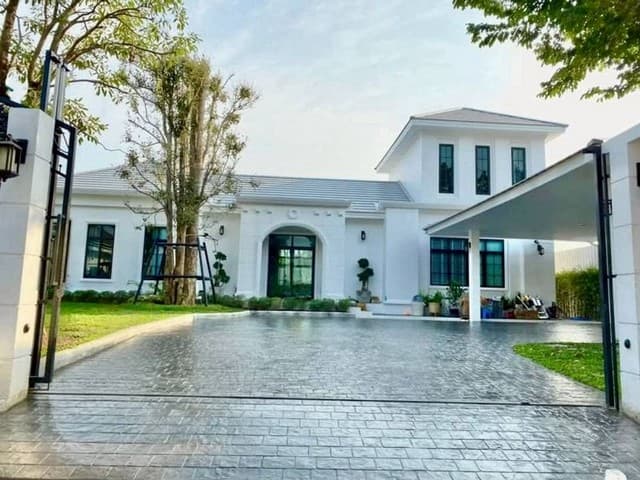 บ้านเดี่ยวสุดหรู สไตล์ นีโอคลาสสิค หลังใหญ่ ตกแต่งสวย หางดง