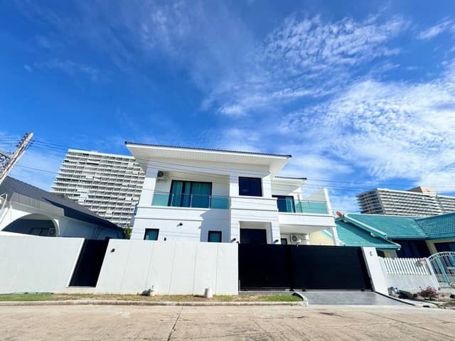 ขายบ้านพูลวิลล่า แกรนด์จอมเทียนวิลล่า ใกล้หาดดงตาล ทำเลทองย่านหาดจอมเทียน