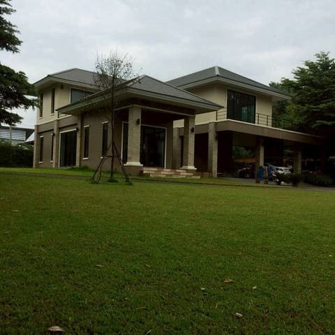 บ้านเดี่ยวหลังใหญ่ เนื้อที่กว้างขว้าง ร่มรื่น โซนแม่ริม