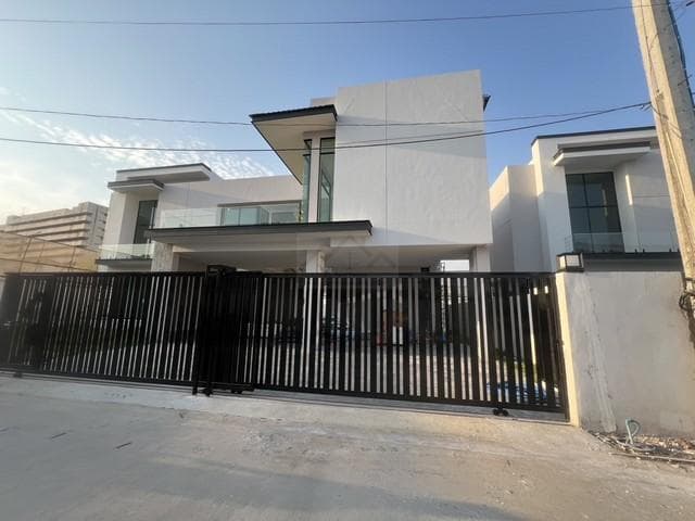 ขายบ้านเดี่ยว 2 ชั้น 102 ตร.ว. The Master เอกมัย รามอินทรา ซ.รามอินทรา 39