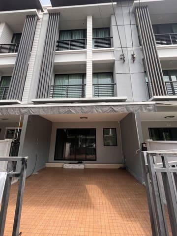 ให้เช่าทาวน์โฮมติดรถไฟฟ้า MRT สถานี แยกนนทบุรี1 ติด Little Walk Rattanathibet, ตรงข้าม Central รัตนาธิเบศร์ บ้านกลางเมือง รัตนาธิเบศร์