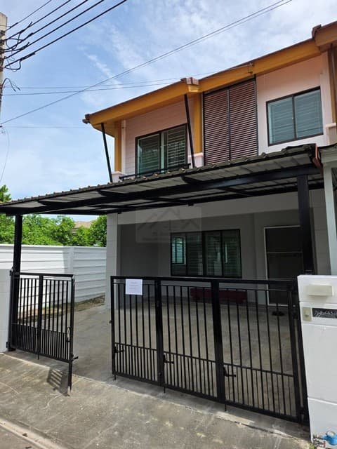 ให้เช่าทาวน์โฮม 2 ชั้น หลังมุมสไตล์ Modern 180 ตรม. 3 ห้องนอน โครงการพฤกษาวิลล์ 73 บาหลี ซอยพัฒนาการ 38 เฟอร์พร้อมเข้าอยู่ เลี้ยงสัตว์ได้