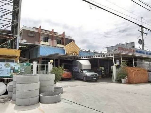ประกาศขายร้านวัสดุก่อสร้าง เขตพานทอง จังหวัดชลบุรี ติดริมถนนใหญ่
