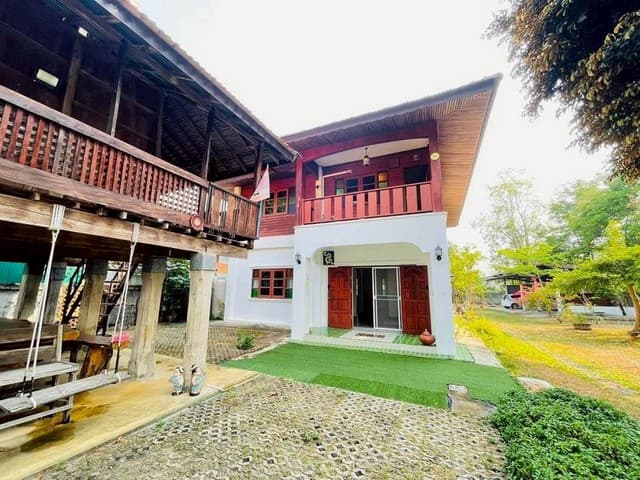 บ้านไม้ 2 ชั้น บ้านสวยพร้อมสวน พื้นที่กว้าง สันกำแพง