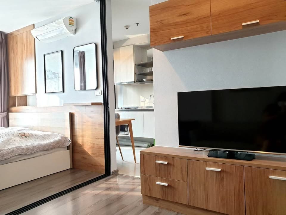 The Base Park West clean quiet safe 31st floor BTS On Nut