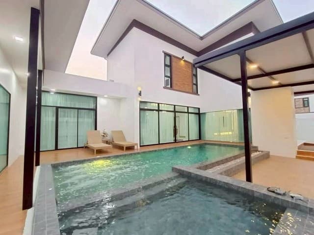 บ้าน 2 ชั้น สไตล์โมเดิร์น สุดยอดทำเลทอง โซนสันกำแพง