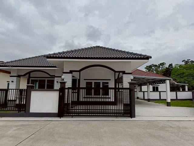บ้านสร้างใหม่ 2 แบบ 2 สไตล์ ดีไซน์สวย ท่ารั้ว ดอยสะเก็ด