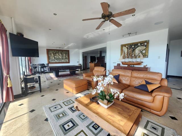 ขายคอนโดหรู Panya Resort Condominium วิวทะเล & สนามกอล์ฟ ขนาดใหญ่ 271 ตร.ม.