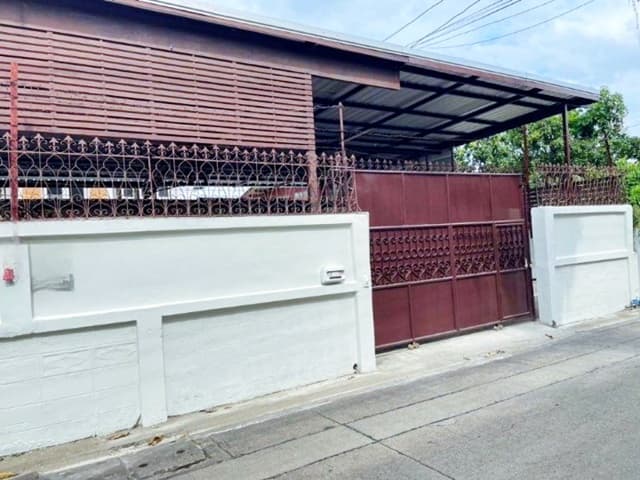 ให้เช่า บ้านเดี่ยว 2 ชั้น102 ตร.วา. 302 ตร.ม. ซ. เรวดี 10-26 8ห้องนอน MRT ศูนย์ราชการนนทบุรี 400 ม