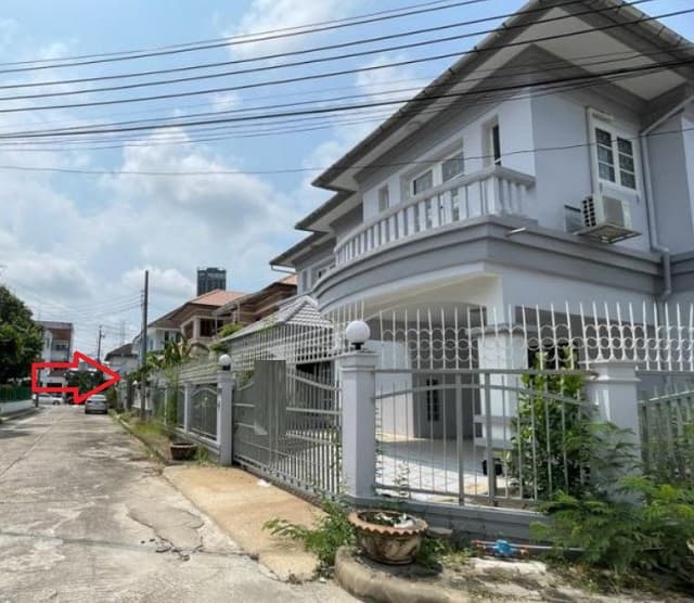 ถ.บางนา-ตราด51-55 ให้ช่าบ้านเดี่ยว 2 ชั้น 80 ตร.วา.280 ตร.ม. MRT ศรีเอี่ยม 4.1 กม. โรบินสัน บางนา 700 ม.