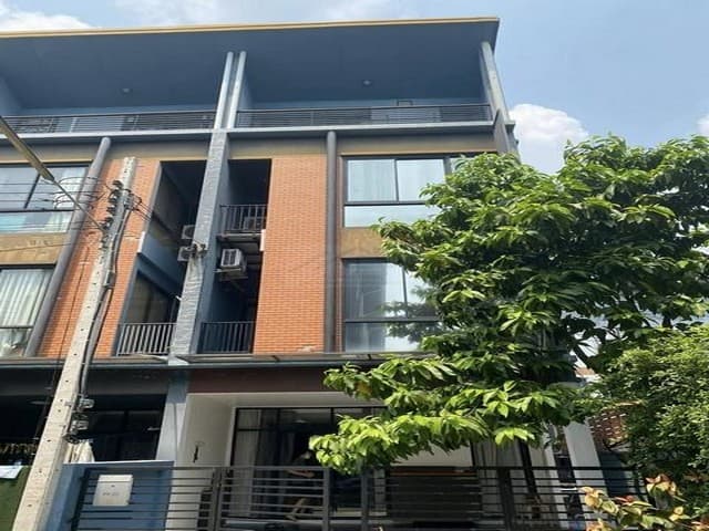 ให้เช่าทาวน์โฮม 3 ชั้น โครงการ haus35 ซ.แจ้งวัฒนะ–ปากเกร็ด 35 ติดสถานีรถไฟฟ้าเมืองทอง สายสีชมพู