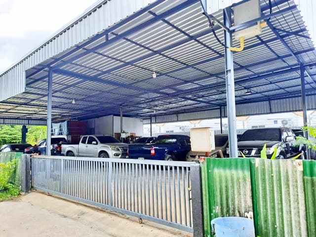 ถูกที่สุดในกรุงเทพ 60 กว่าบาทต่อตรม. นิคมลาดกระบัง 1.96 กม. ตลาดนครฉลองกรุง 1.47 กม. ให้เช่า 402ตร.ม. รร.ลำพะอง 440 ม. ใกล้ถนนใหญ่