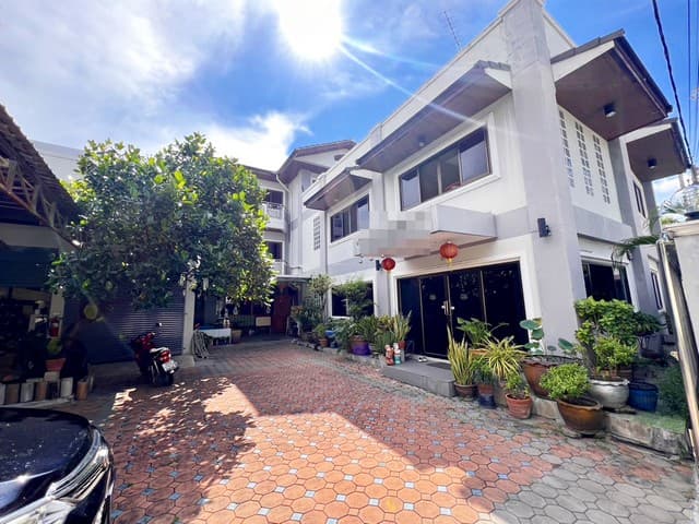 บ้านเดี่ยว 3 ชั้น พร้อมที่ดิน 128 ตารางวา ใกล้ MRT สุทธิสาร ราคาถูก