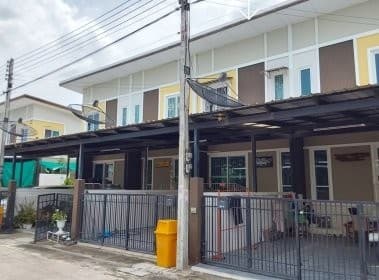 ขายทาวน์เฮ้าส์มือสอง อำเภอสามโคก จังหวัดปทุมธานี โครงการ ฉัตรหลวง 10 สามโคก-ปทุมธานี