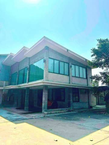 ขายให้เช่าคลังสินค้านิคมพัฒนาระยอง บนเนื้อที่ดิน 22ไร่ พื้นที่ใช้สอยประมาณ10,078 ตร.ม ผังม่วงลาย ขอใบอนุญาตรง .4 ได้