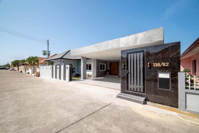 ขายหมู่บ้าน พัทยาฮิลล์2 บ้านสวยทำเลดีในเมืองติดห้างเดอะชิลล์ เลขที่ 138/82 บางละมุง ชลบุรี