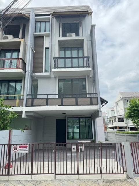 ให้เช่าทาวน์โฮม 4 ชั้นหลังมุม 225 ตรม. โครงการอารียา แมนดารีนา สุขุมวิท 77 ใกล้ MRT ศรีนุช