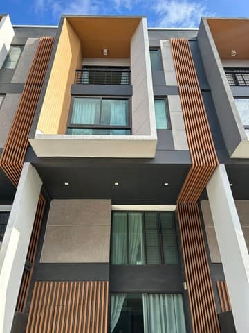 ให้เช่าทาวน์โฮม 3.5 ชั้น โครงการ Shizen พัฒนาการ 32 พื้นที่ใช้สอย 210 ตร.ม ติดตั้ง Smart Home System ใกล้ BTS อ่อนนุช