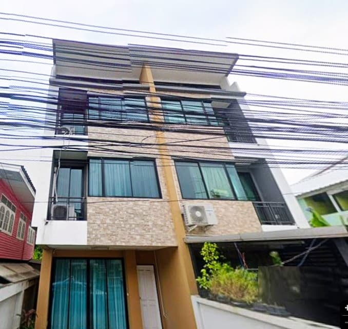 เฉลิมพระเกียรติ ร.9 8-16 4นอน MRT ศรีอุดม 2.3กม. ให้เช่าคฤหาสน์แนวตั้ง 3 ชั้น 19ตร.วา. 230ตร.ม. 3 น้ำ ตลาดนัมเบอร์วัน ราม 2 1.9 กม.