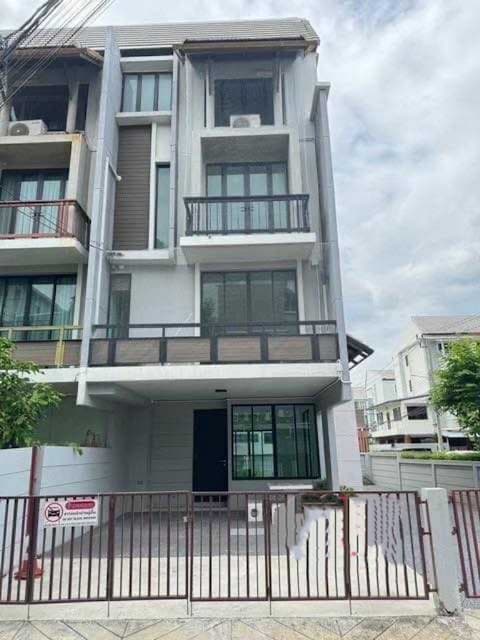 BH3756 | ให้เช่าทาวน์โฮม 4 ชั้น อารียา แมนดารีนา สุขุมวิท 77 (3 ห้องนอน / 5 ห้องน้ำ) ทำเลดี หัวมุม บรรยากาศร่มรื่น เย็นสบาย
