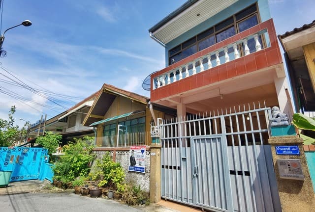 บ้านเดี่ยว บางซื่อ ซอยประชาชื่น 6 แยก 2-1 เลียบคลองประปา พื้นที่ 44 ตร.วา ใกล้สถานีรถไฟฟ้า MRT เตาปูน และ สถานีบางซื่อ