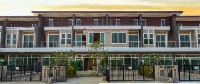ทาวน์โฮมหลังใหญ่ เริ่มต้นที่ 2.53 ล้าน #อรสิริน6 (วงแหวน - สันกำแพง) ซื้อเป็นที่อยู่อาศัย หรือ #โฮมออฟฟิศ ก็ได้ จะมุมไหนก็ออกแบบได้ตามใจ