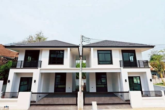 บ้านแฝดสร้างใหม่ สไตล์คอนเทมเพอรารี่ พร้อมผู้เช่า ใหล้กาดฝรั่ง หางดง