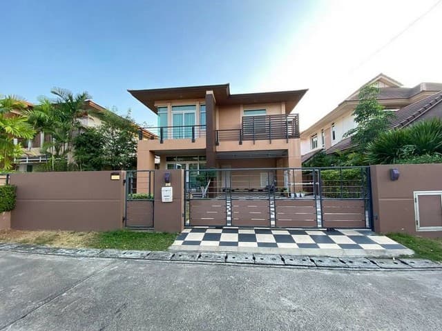 บ้านสวย 3 นอน ทำเลดี พร้อมเข้าอยู่ โครงการ เดอะ บูเลอวาร์ด ศรีราชา TP-H1747