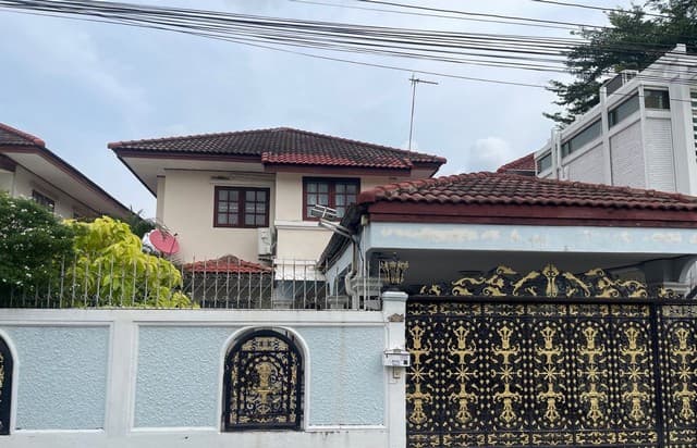 ขายถูกบ้านเดี่ยว 2 ชั้น หมู่บ้าน ณัฐนันท์ 3 ซอยช่างอากาศอุทิศ 14 ขนาด 50 ตรว. 4 นอน 2 น้ำ บ้านสวย บ้านเปล่า ใกล้ รถไฟฟ้าสายสีแดง