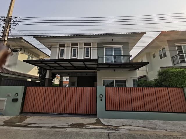 ขายถูกบ้านแฝด 2 ชั้น หมู่บ้าน บ้านลภาวัน 21 ราชพฤกษ์-แจ้งวัฒนะ ขนาด 40.5 ตรว. 4 นอน 3 น้ำ บ้านสวย ใกล้ เซ็นทรัล เวสต์เกต